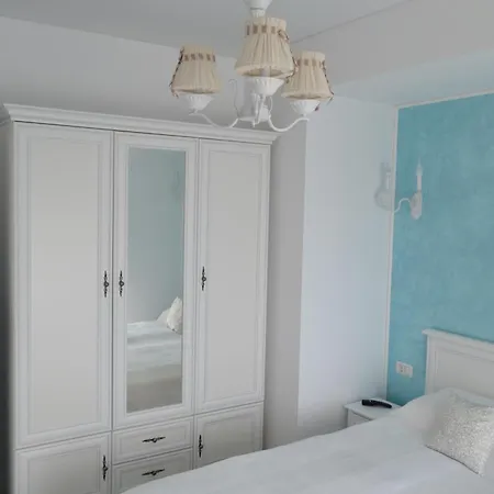 Pok Apartment *